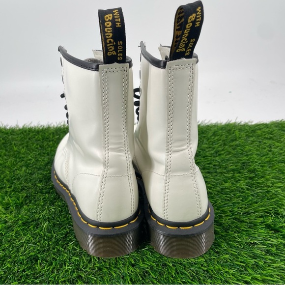 Dr. Martens NEW AirWair Classic 1460 White Smooth Leather Lace Up Combat Boots - Picture 4 of 11